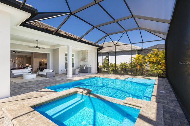 8249 PAVIA WAY, Lakewood Ranch, FL 34202