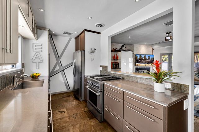 777 N Calle Rolph, Palm Springs, CA 92262