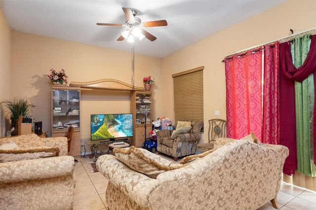 1017 Grove Park Circle, Boynton Beach, FL 33436