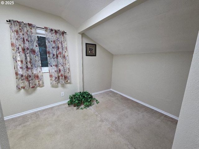 1820 FILBERT St, Forest Grove, OR 97116
