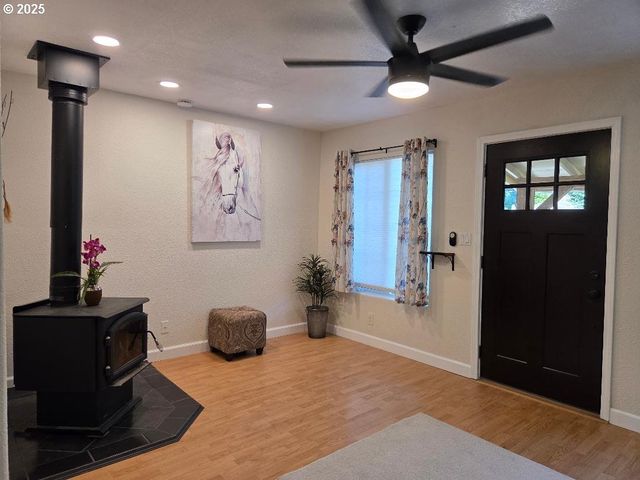 1820 FILBERT St, Forest Grove, OR 97116
