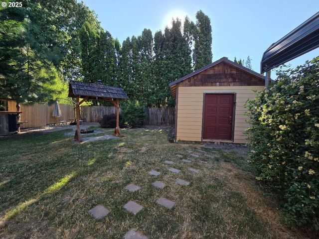 1820 FILBERT St, Forest Grove, OR 97116