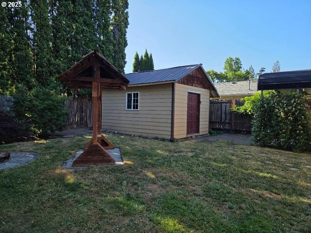 1820 FILBERT St, Forest Grove, OR 97116