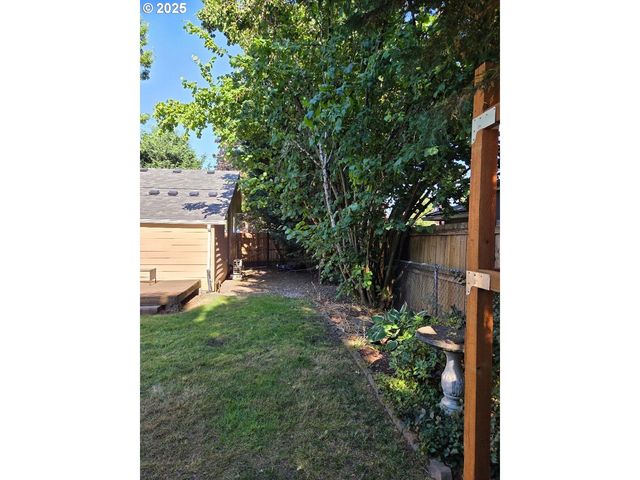 1820 FILBERT St, Forest Grove, OR 97116