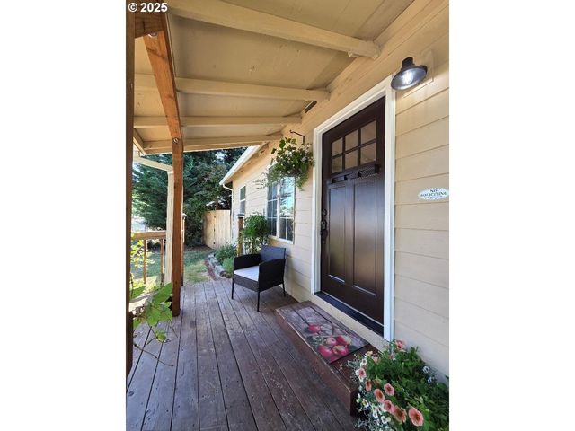 1820 FILBERT St, Forest Grove, OR 97116
