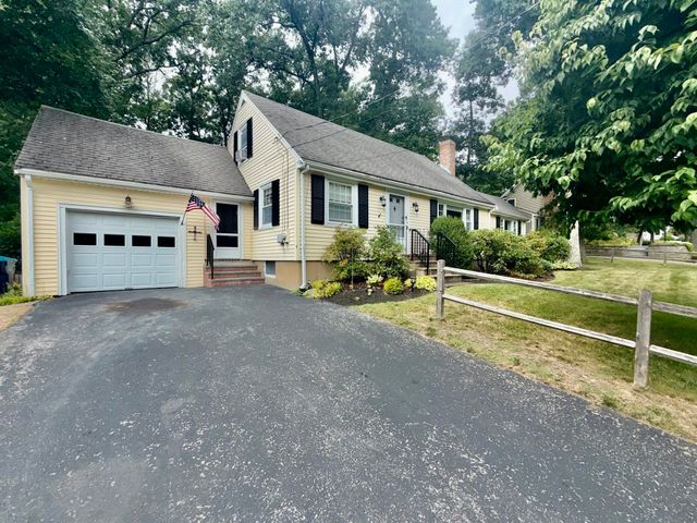 130 Central St, North Reading, MA 01864
