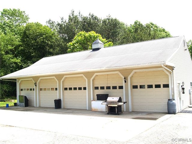 11001 Old Church Rd, New Kent, VA 23124