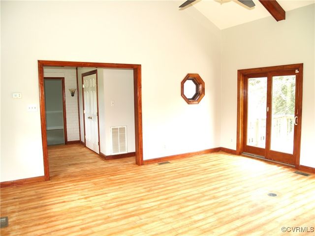 11001 Old Church Rd, New Kent, VA 23124