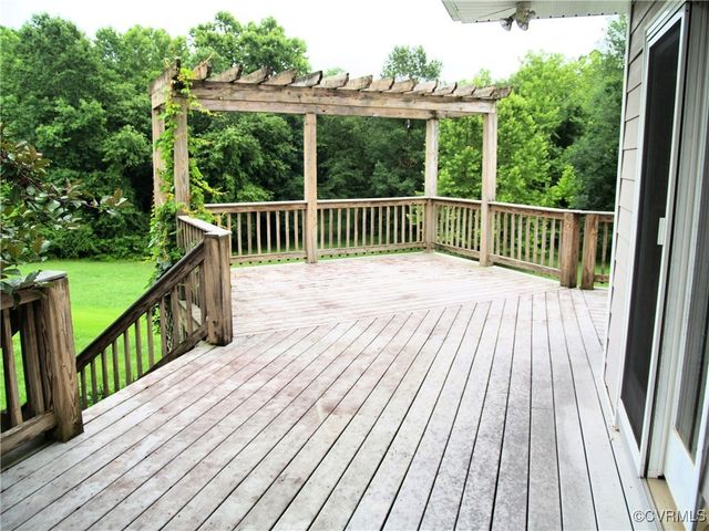 11001 Old Church Rd, New Kent, VA 23124