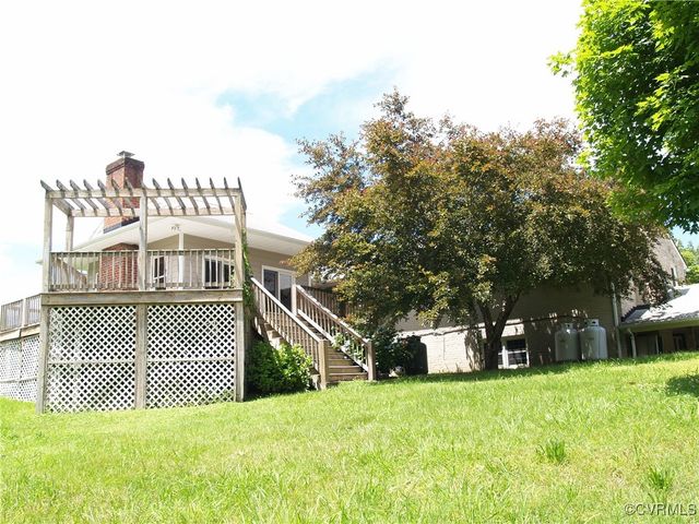 11001 Old Church Rd, New Kent, VA 23124