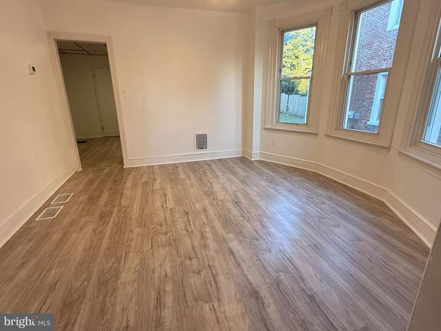 39 WALNUT ST, Clifton Heights, PA 19018