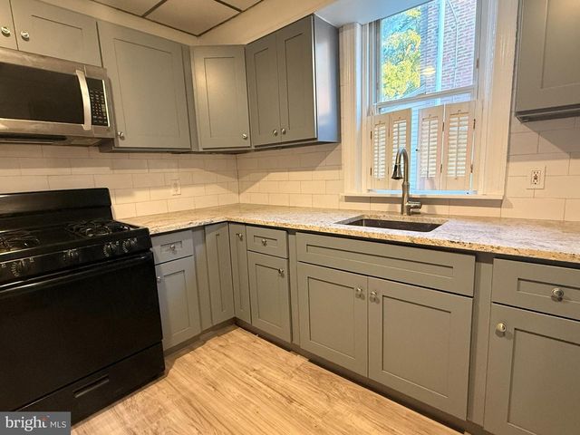 39 WALNUT ST, Clifton Heights, PA 19018