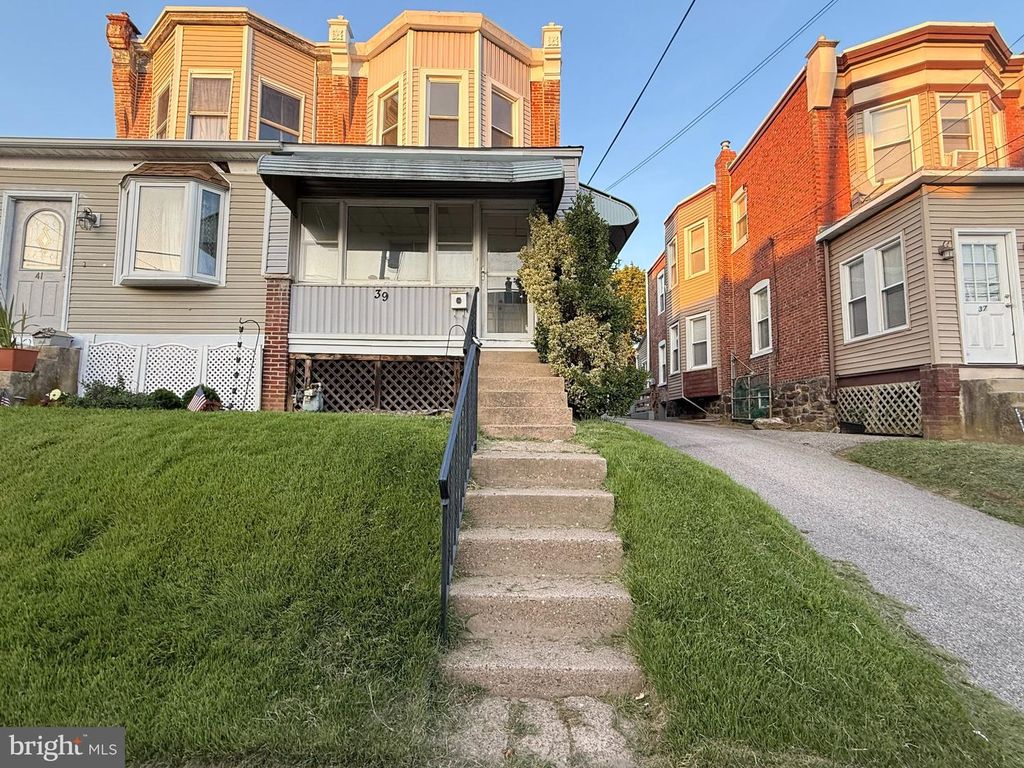 39 WALNUT ST, Clifton Heights, PA 19018