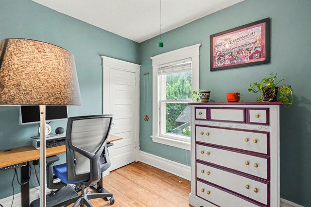 998 Minnehaha Avenue W, Saint Paul, MN 55104