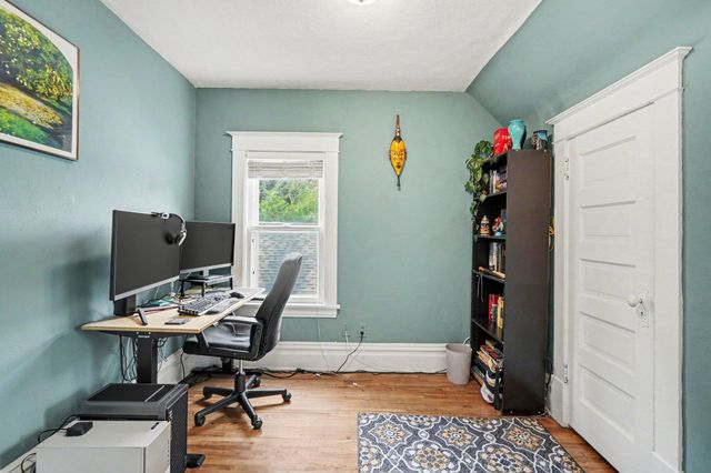 998 Minnehaha Avenue W, Saint Paul, MN 55104
