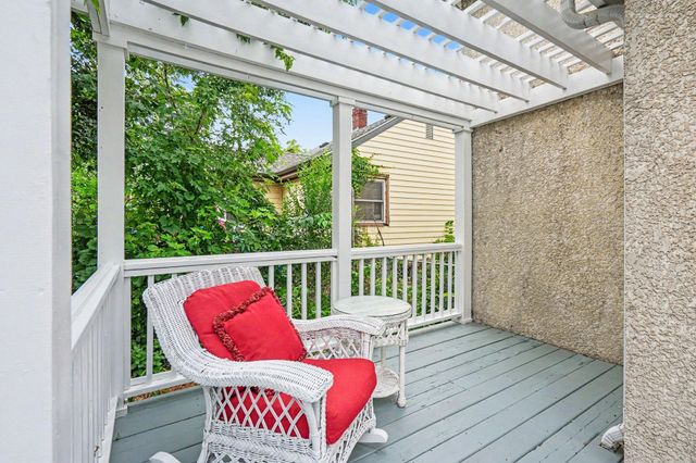 998 Minnehaha Avenue W, Saint Paul, MN 55104
