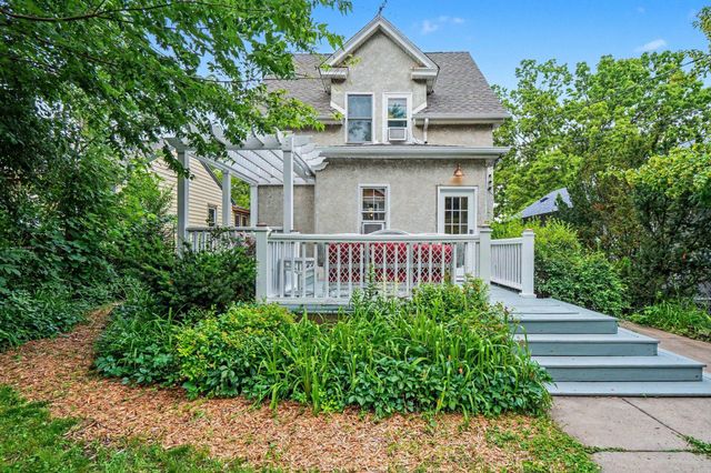 998 Minnehaha Avenue W, Saint Paul, MN 55104