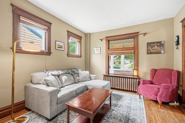 998 Minnehaha Avenue W, Saint Paul, MN 55104