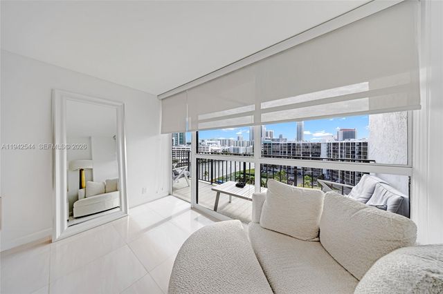 600 Parkview Dr 1114, Hallandale Beach, FL 33009