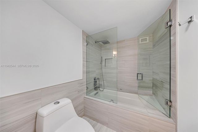 600 Parkview Dr 1114, Hallandale Beach, FL 33009