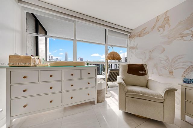 600 Parkview Dr 1114, Hallandale Beach, FL 33009