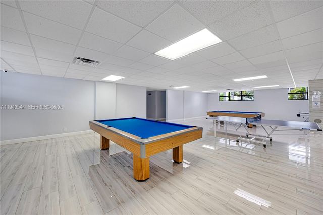 600 Parkview Dr 1114, Hallandale Beach, FL 33009