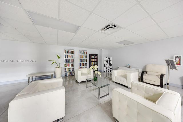 600 Parkview Dr 1114, Hallandale Beach, FL 33009