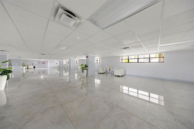 600 Parkview Dr 1114, Hallandale Beach, FL 33009