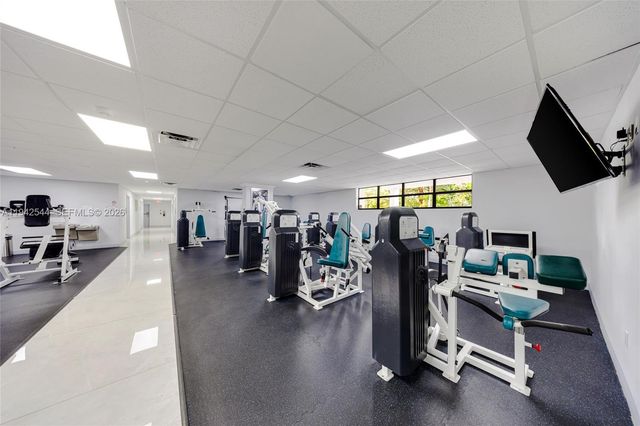 600 Parkview Dr 1114, Hallandale Beach, FL 33009