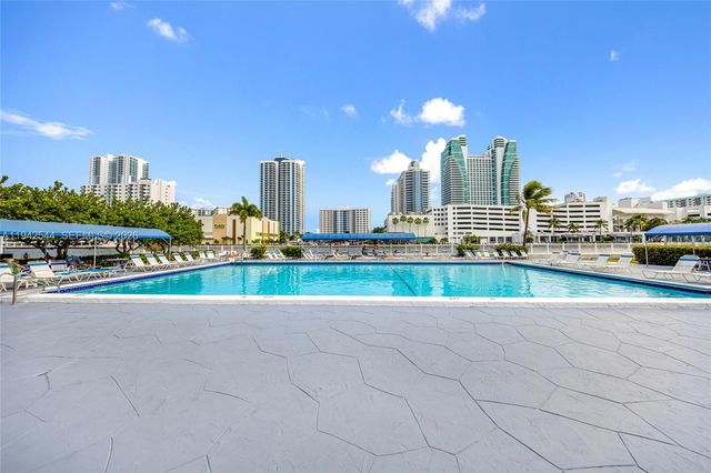 600 Parkview Dr 1114, Hallandale Beach, FL 33009