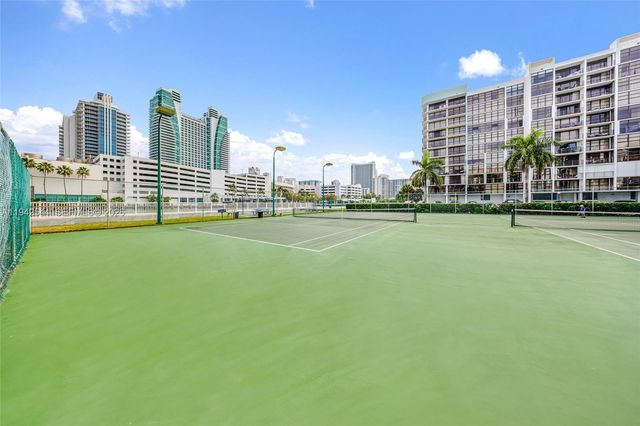 600 Parkview Dr 1114, Hallandale Beach, FL 33009