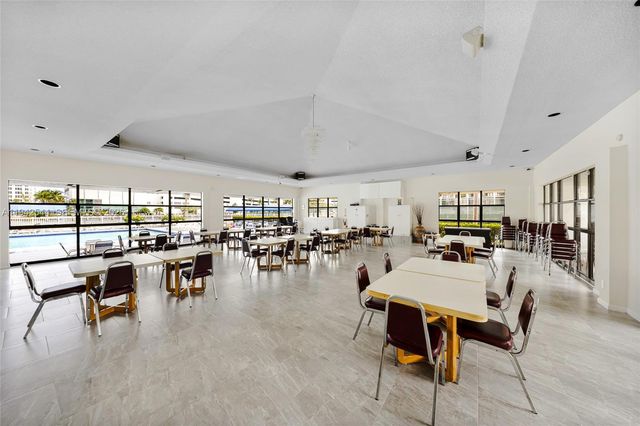 600 Parkview Dr 1114, Hallandale Beach, FL 33009