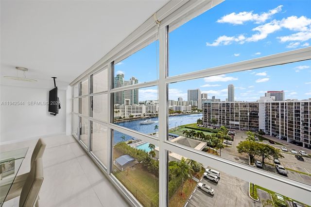 600 Parkview Dr 1114, Hallandale Beach, FL 33009