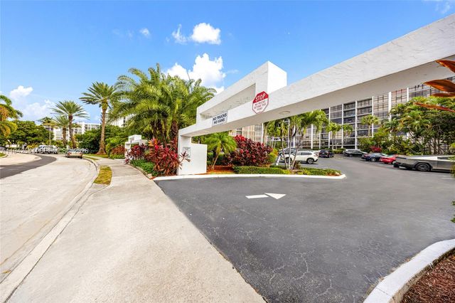 600 Parkview Dr 1114, Hallandale Beach, FL 33009