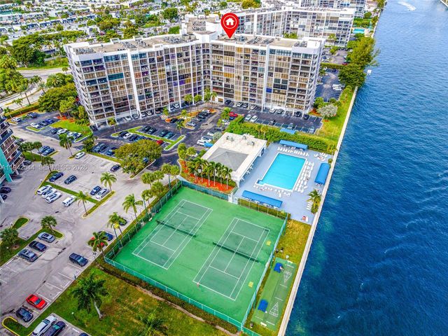 600 Parkview Dr 1114, Hallandale Beach, FL 33009