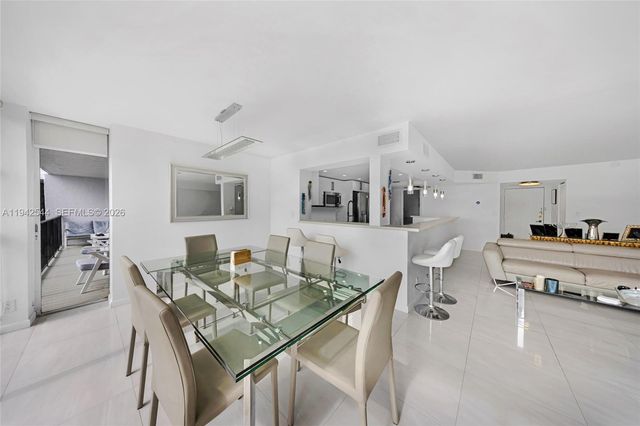 600 Parkview Dr 1114, Hallandale Beach, FL 33009