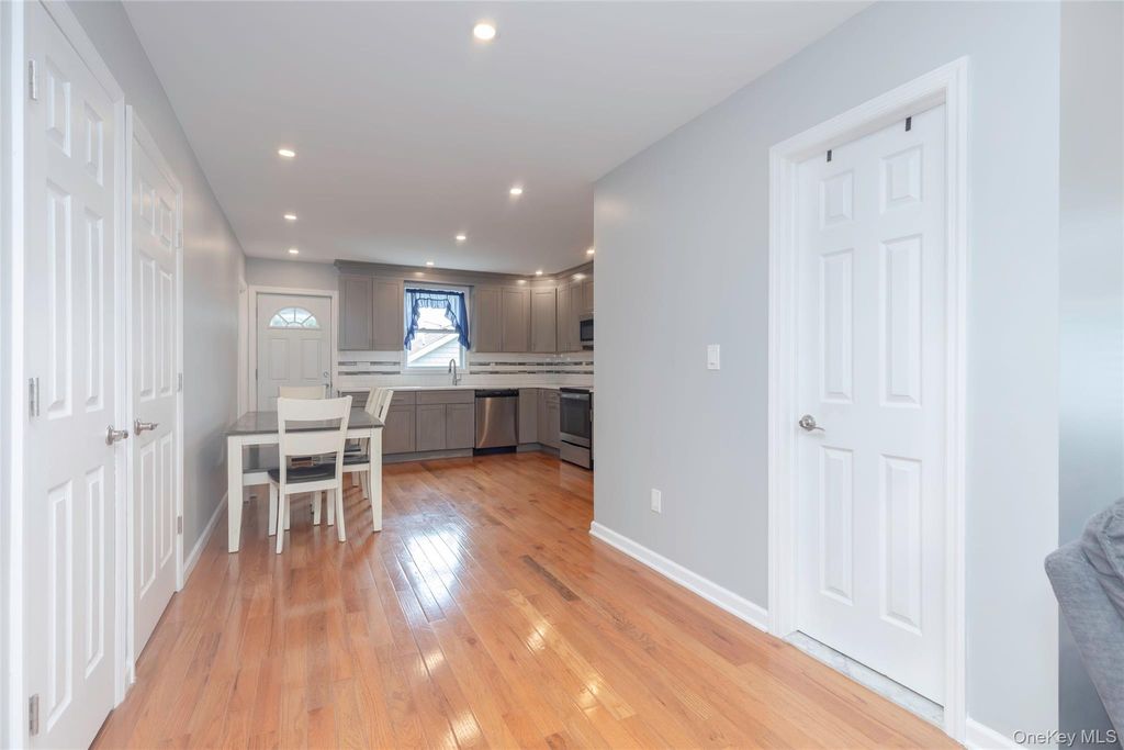 72 Edgewater Park Drive 72C, Bronx, NY 10465 — photo 5