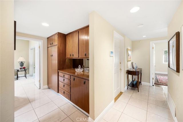 2621 N Mountain, Claremont, CA 91711