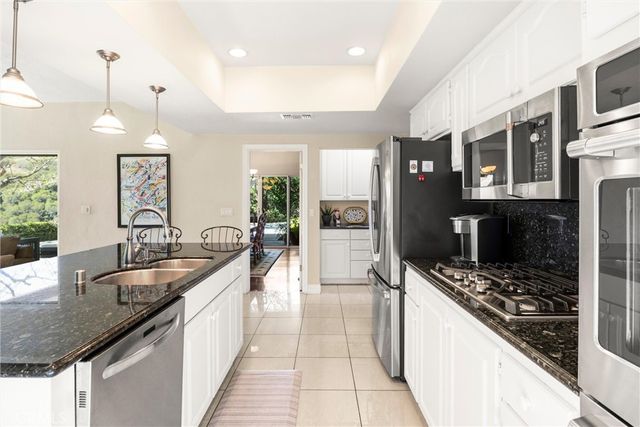 2621 N Mountain, Claremont, CA 91711