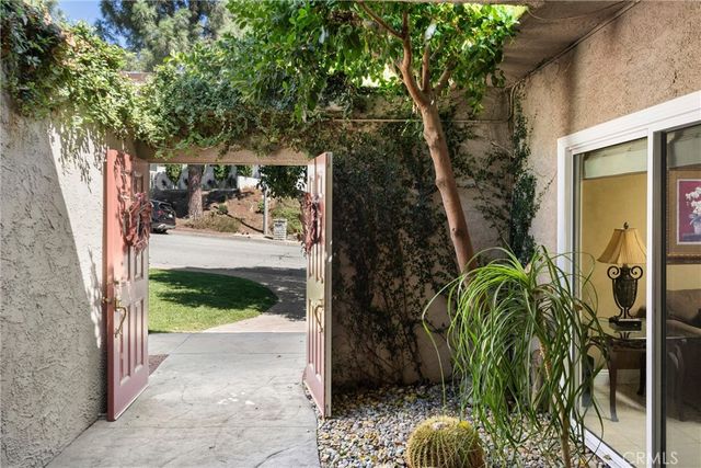 2621 N Mountain, Claremont, CA 91711