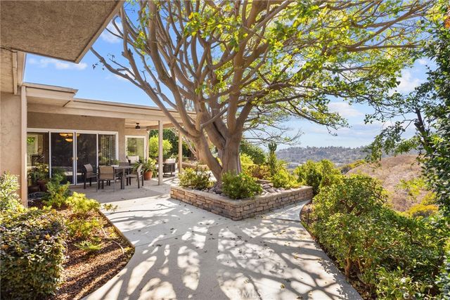 2621 N Mountain, Claremont, CA 91711