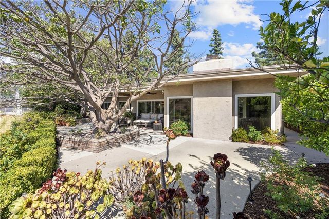 2621 N Mountain, Claremont, CA 91711