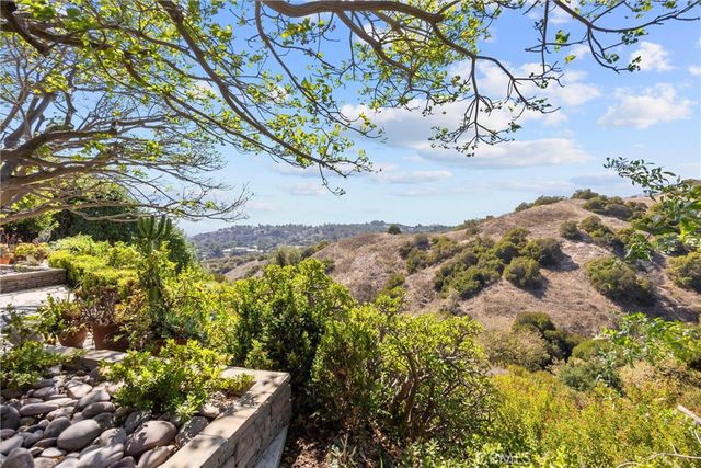 2621 N Mountain, Claremont, CA 91711