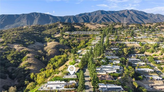2621 N Mountain, Claremont, CA 91711
