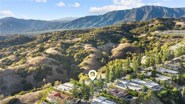 2621 N Mountain, Claremont, CA 91711