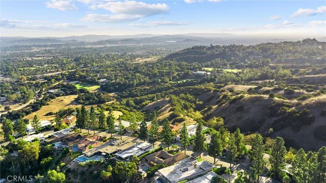2621 N Mountain, Claremont, CA 91711
