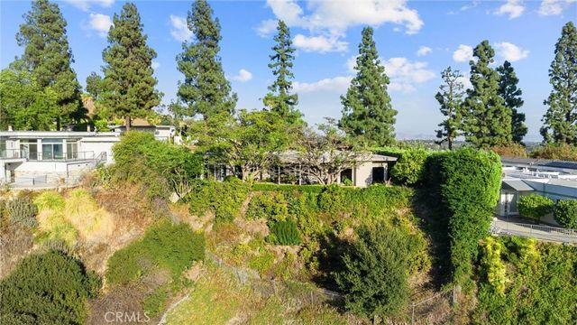 2621 N Mountain, Claremont, CA 91711