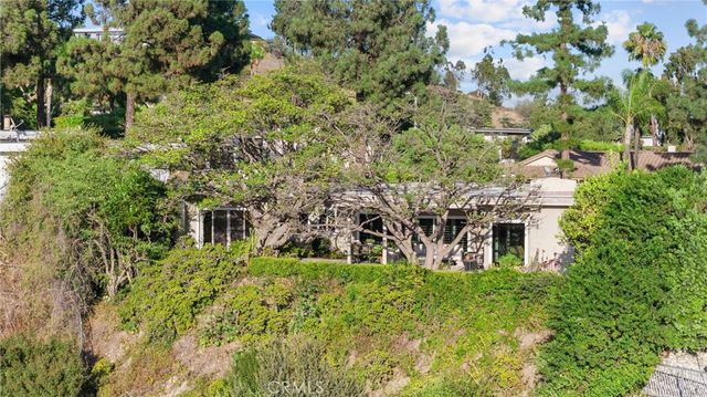 2621 N Mountain, Claremont, CA 91711