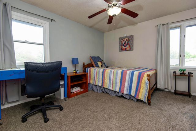 2150 E Raynell Street, Springfield, MO 65804