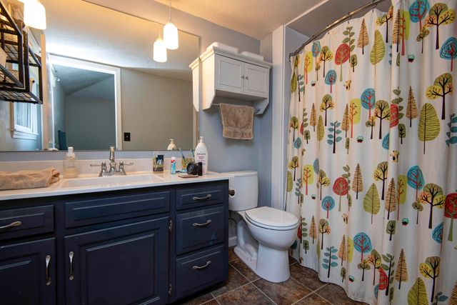 2150 E Raynell Street, Springfield, MO 65804